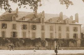 Immeuble Jean-Henri Fabre - ancienne caserne de Gendarmerie - Millau