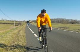 Cohabitation entre cyclistes et automobilistes : un marquage expérimental sur la RD888