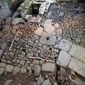 Vestiges de la fin du Moyen Âge (XIVe-XVe s.) et du début de l’époque moderne (XVIe s.) découverts sous le pavillon Lusignan du palais épiscopal de Rodez (cliché P. Gruat, Direction de l’archéologie).